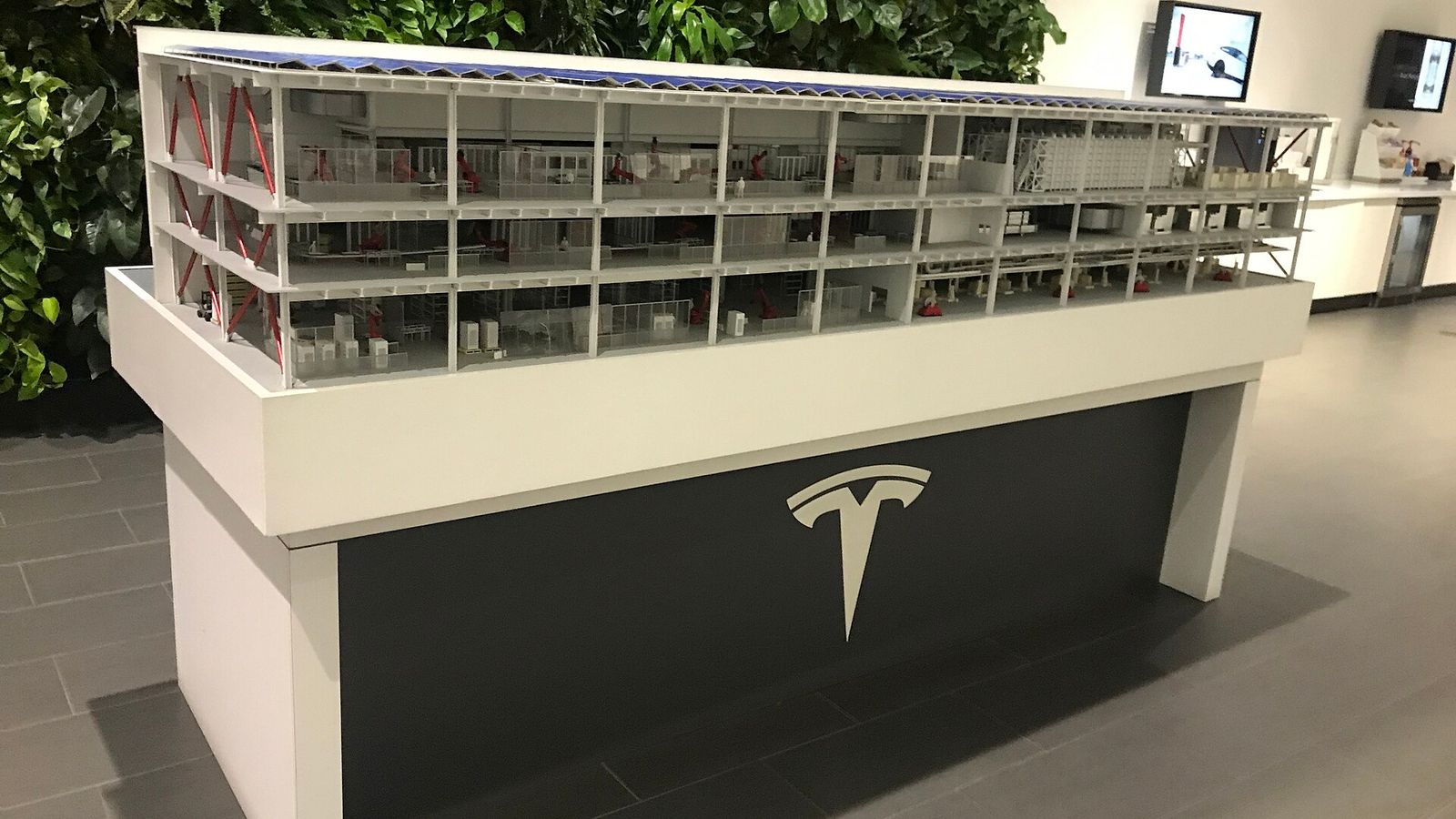 SpaceX secures American Airlines and Space Force contracts as IPO preparations accelerate